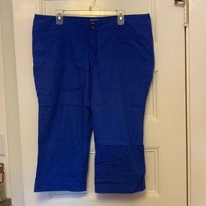 Old navy blue lightweight capris size 16